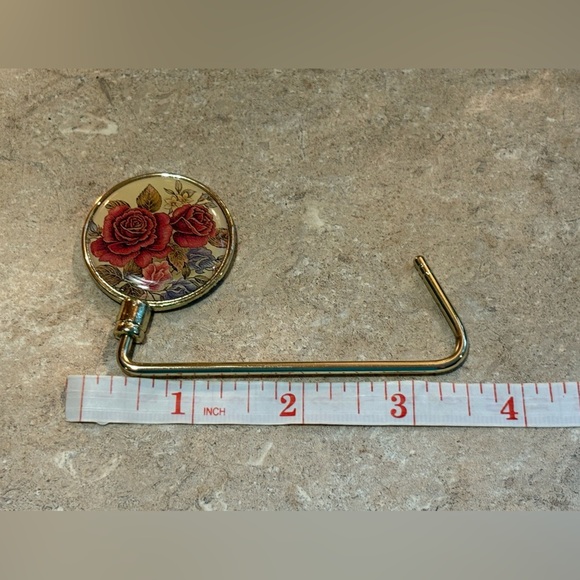 PURSE HOOK- PRETTY Vintage TABLE PURSE HOOK Floral Design. Gold Tone 3"L - Picture 4 of 4